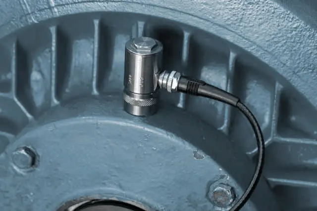 Schwingungsanalyse für elektrische Motoren und Wälzlager Innovatives Kompetenzzentrum für Schwingungsanalyse für elektrische Motoren und Wälzlager