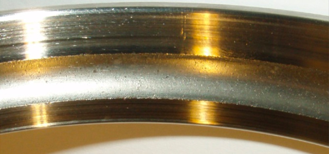 Aufgerissene Laufbahnen Vorzeitige umlaufend ausgeprägte Ermüdungsschäden